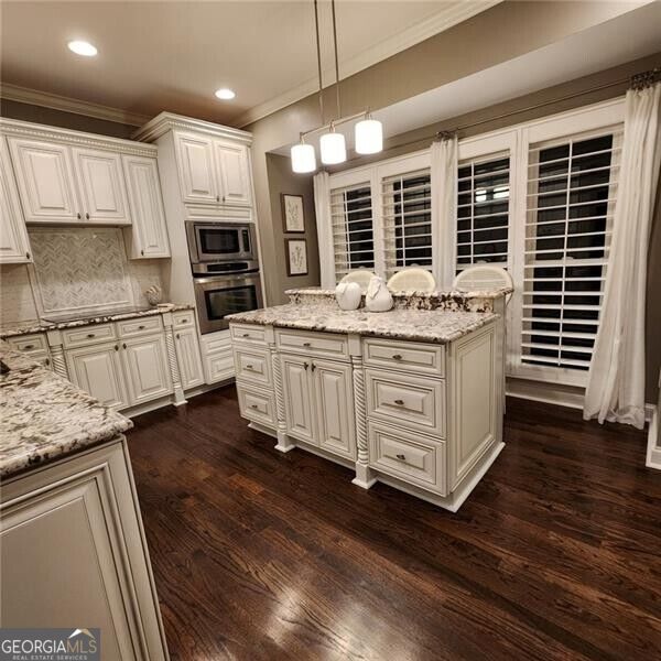 9025 Niblic Drive Property Photo 16