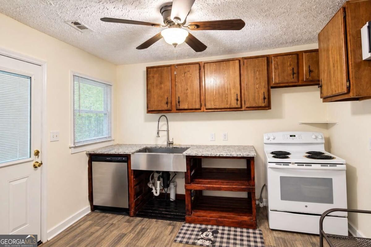 4195 Hanes Drive Property Photo 4