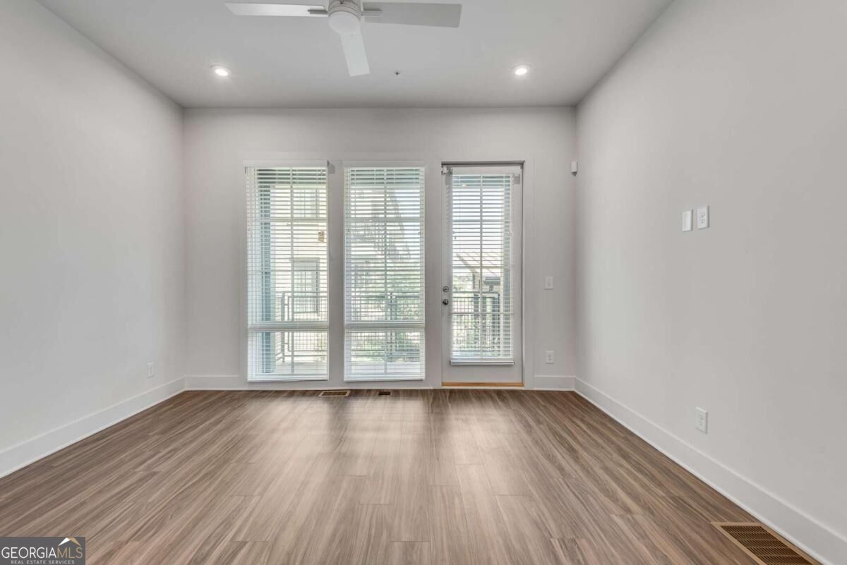1273 Longreen Terrace Nw Property Photo 10