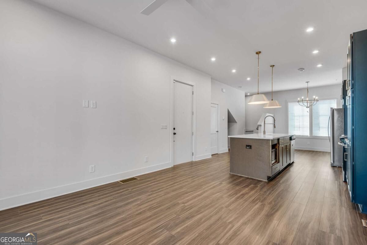 1273 Longreen Terrace Nw Property Photo 12