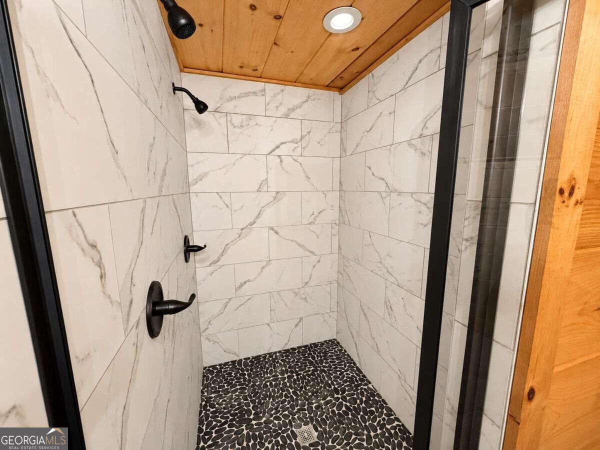 184 Jordan Drive Property Photo 9