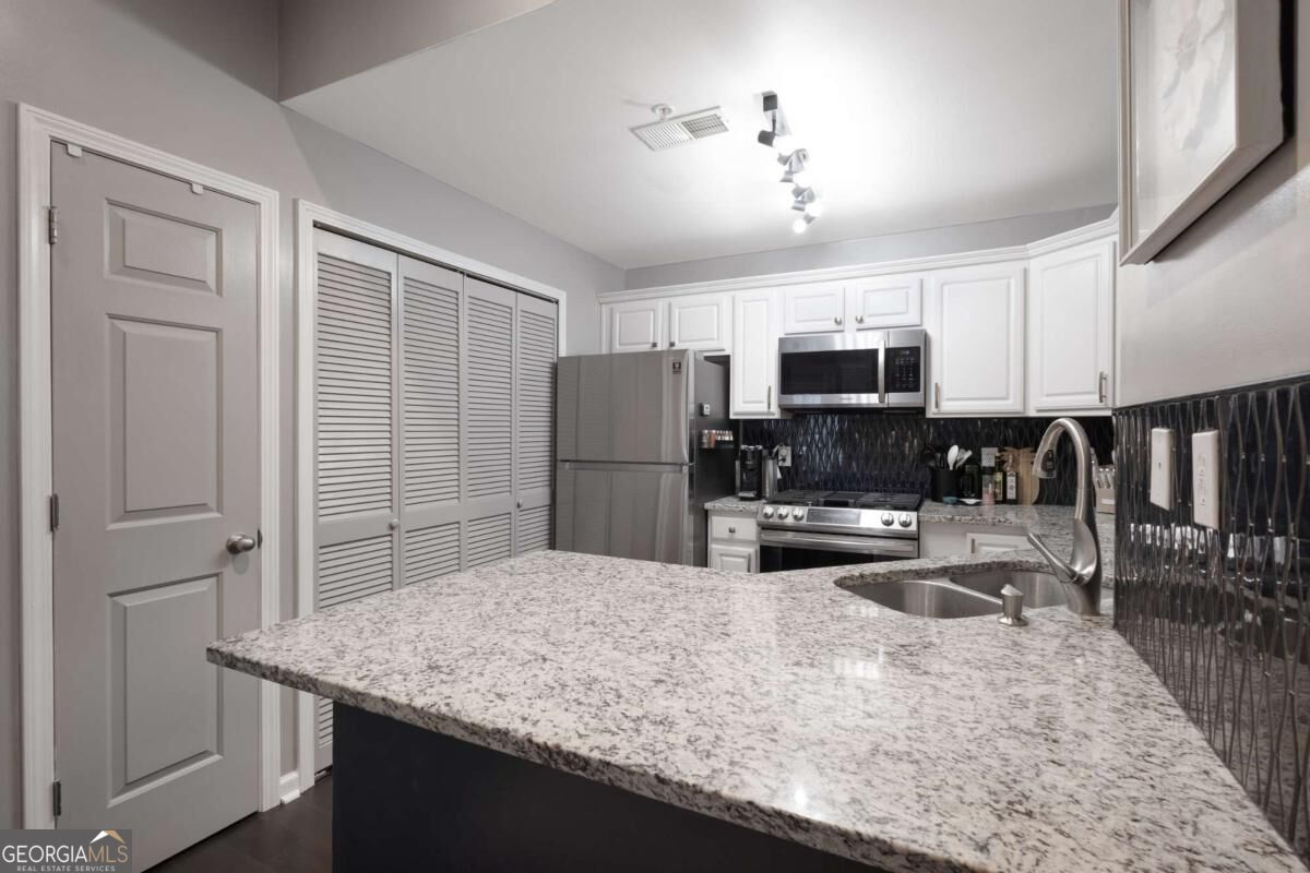 4006 Orchard Hill Terrace Property Photo 7