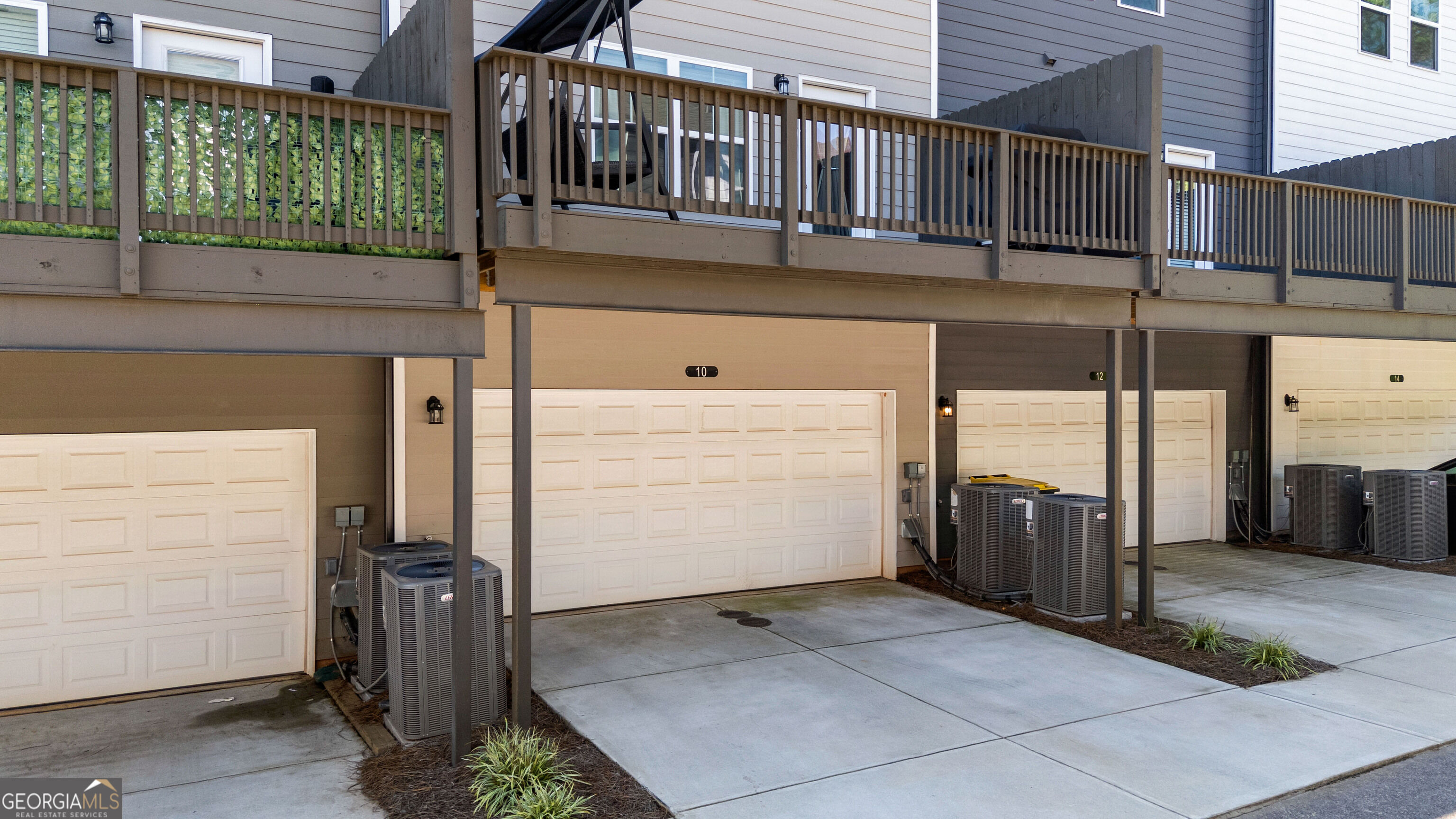 10 Silver Lane Property Photo 4