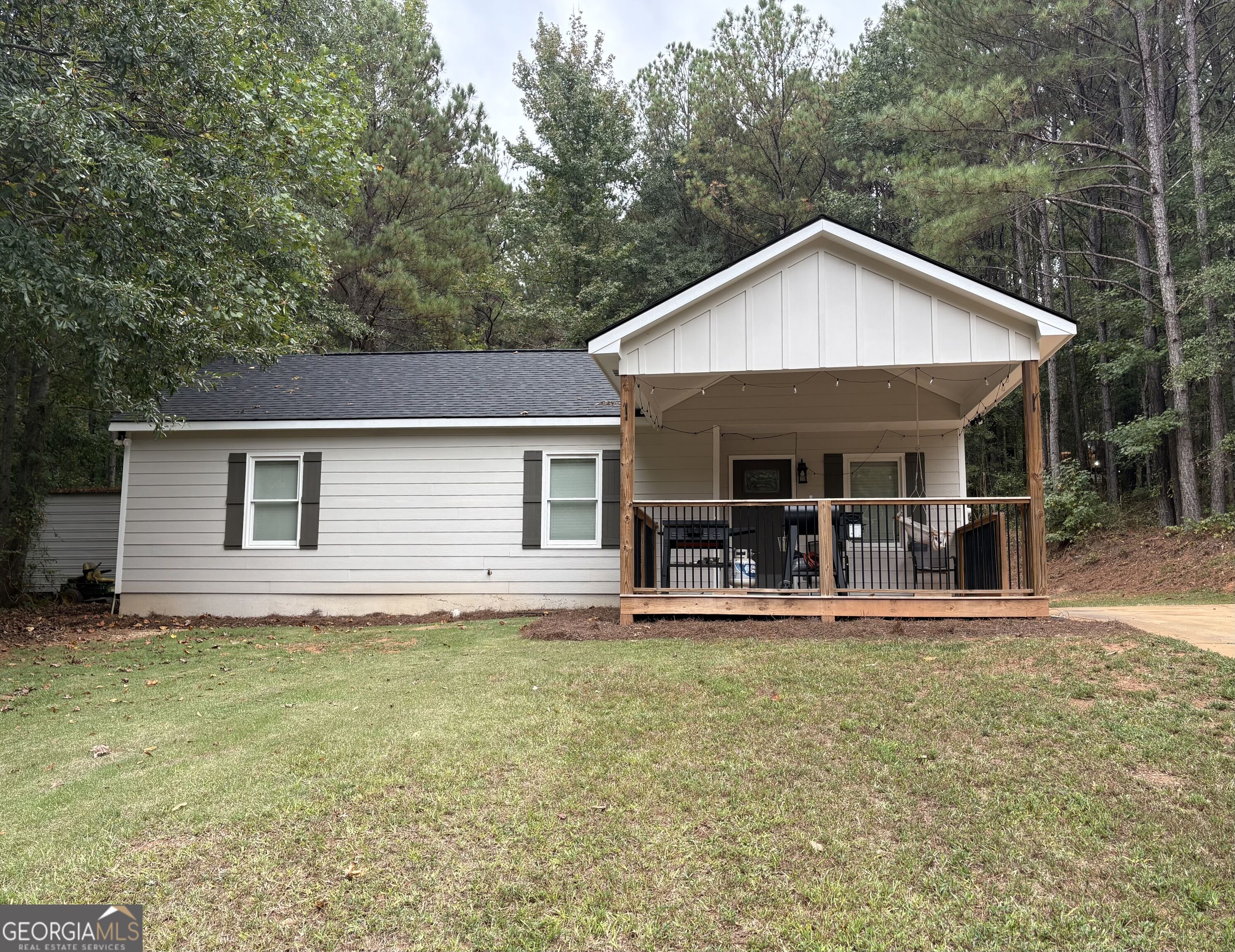 805 Hines Road Property Photo 1