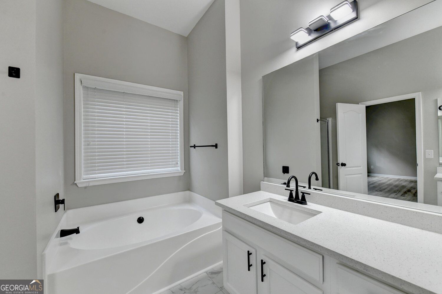 5767 Berkshire Trace Property Photo 45