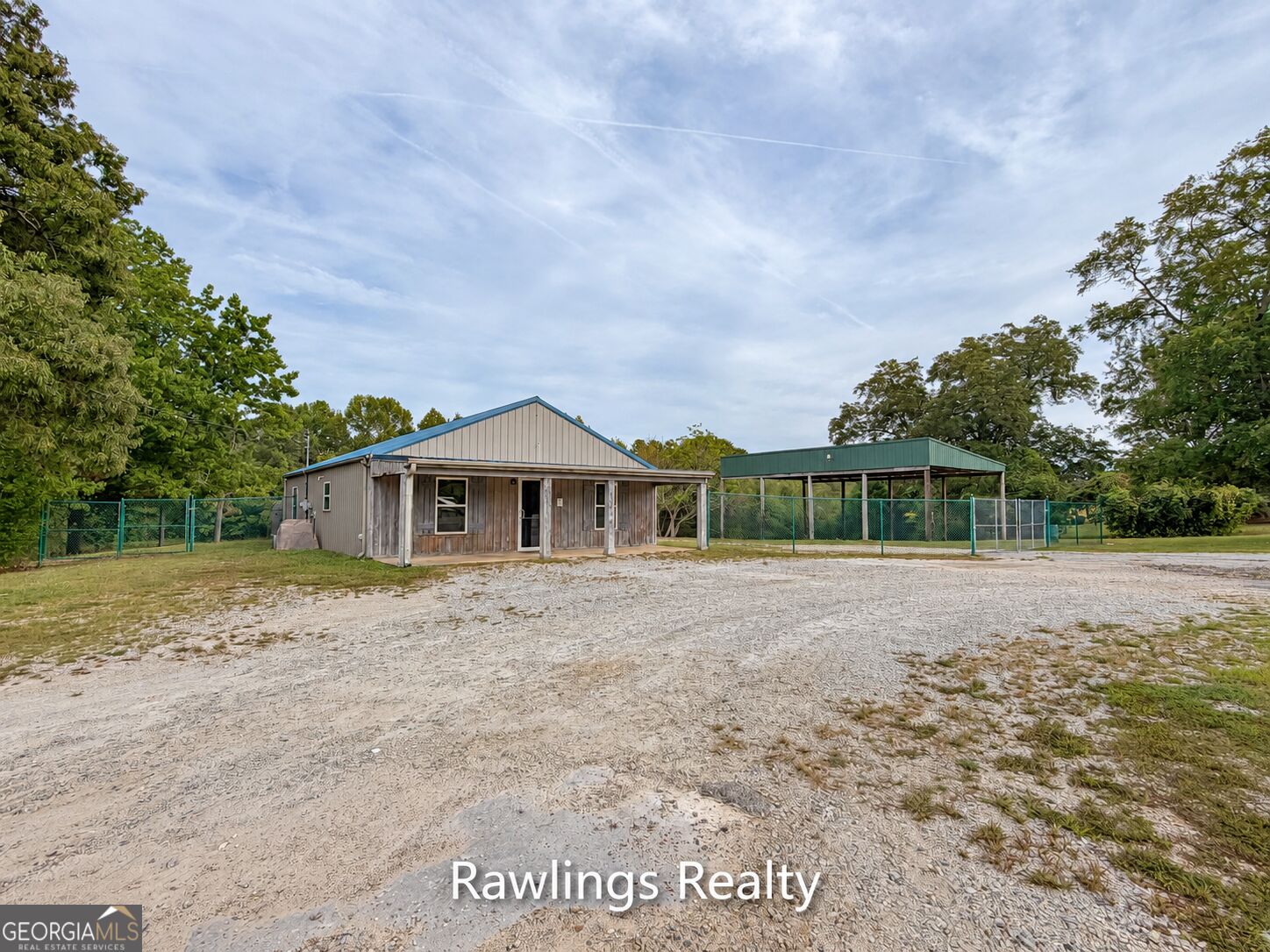 1041 Old Hwy 41 Property Photo 2