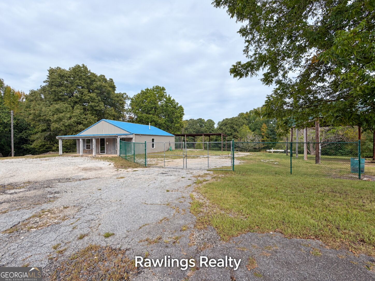 1041 Old Hwy 41 Property Photo 4