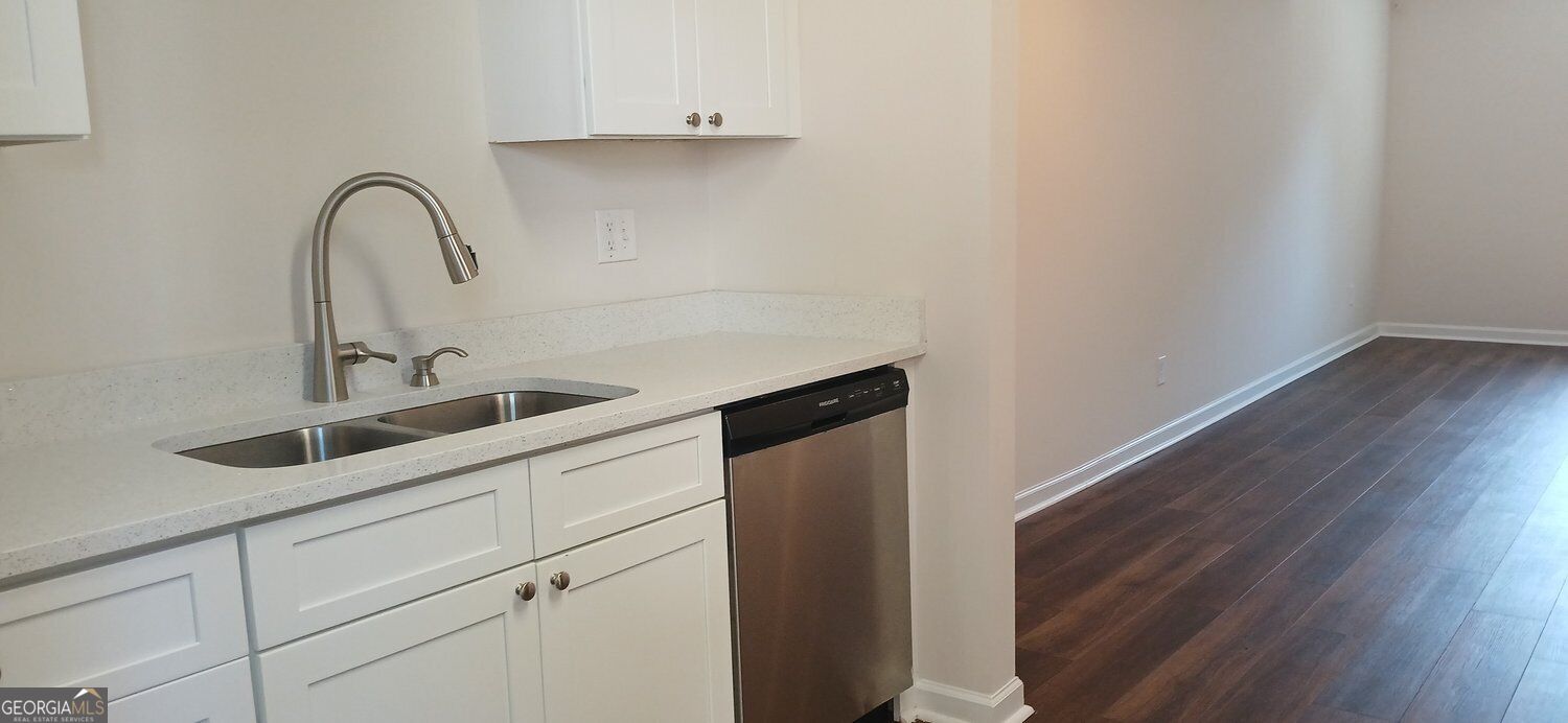 2156 Park Terrace # 2 Property Photo 9