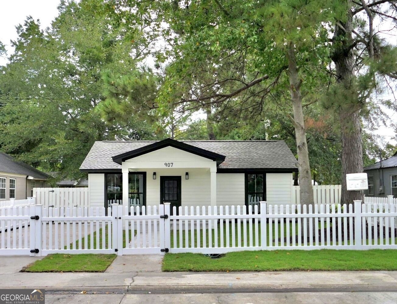 907 Cubbedge Street Property Photo 1