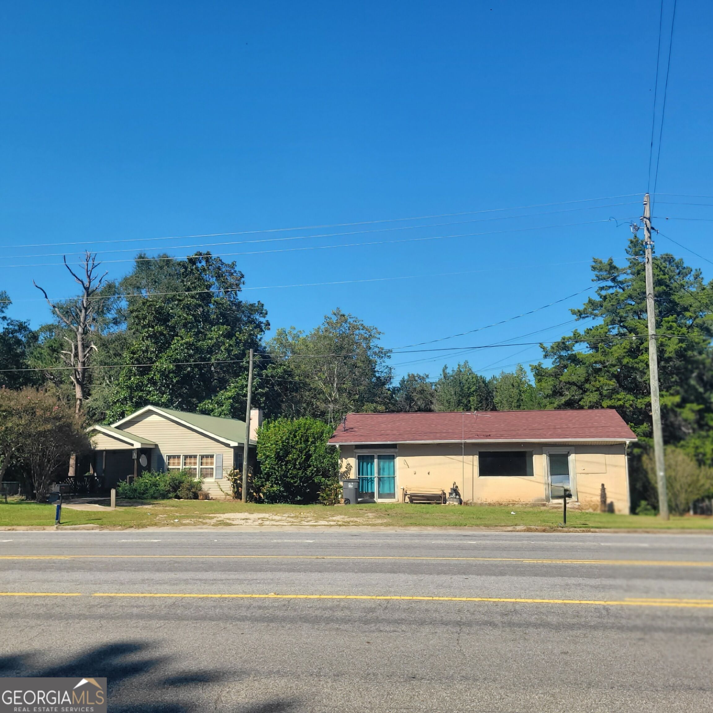 3406 & 3408 Veterans Memorial Parkway Property Photo 1