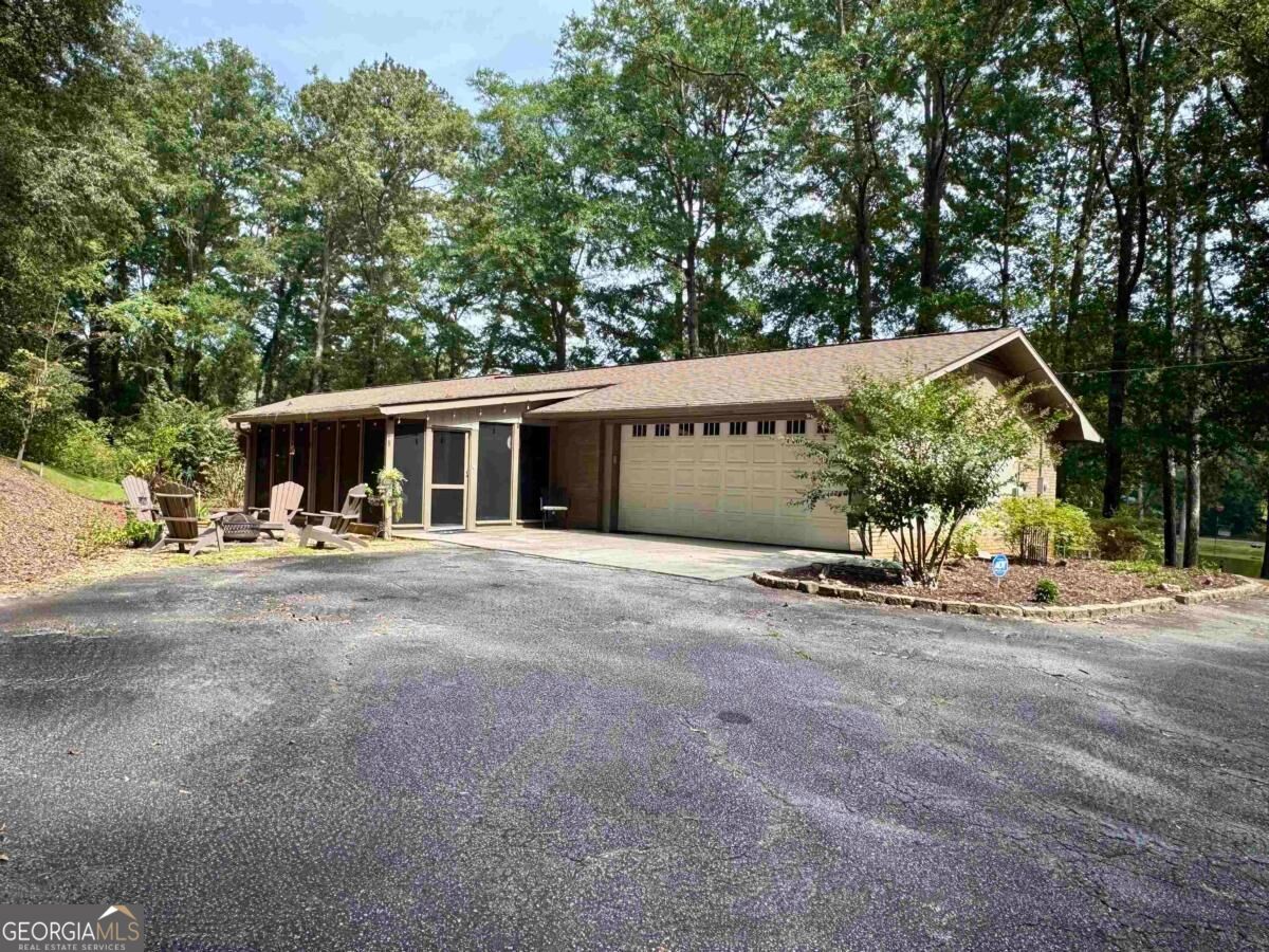 1100 Phelps Road Property Photo 7