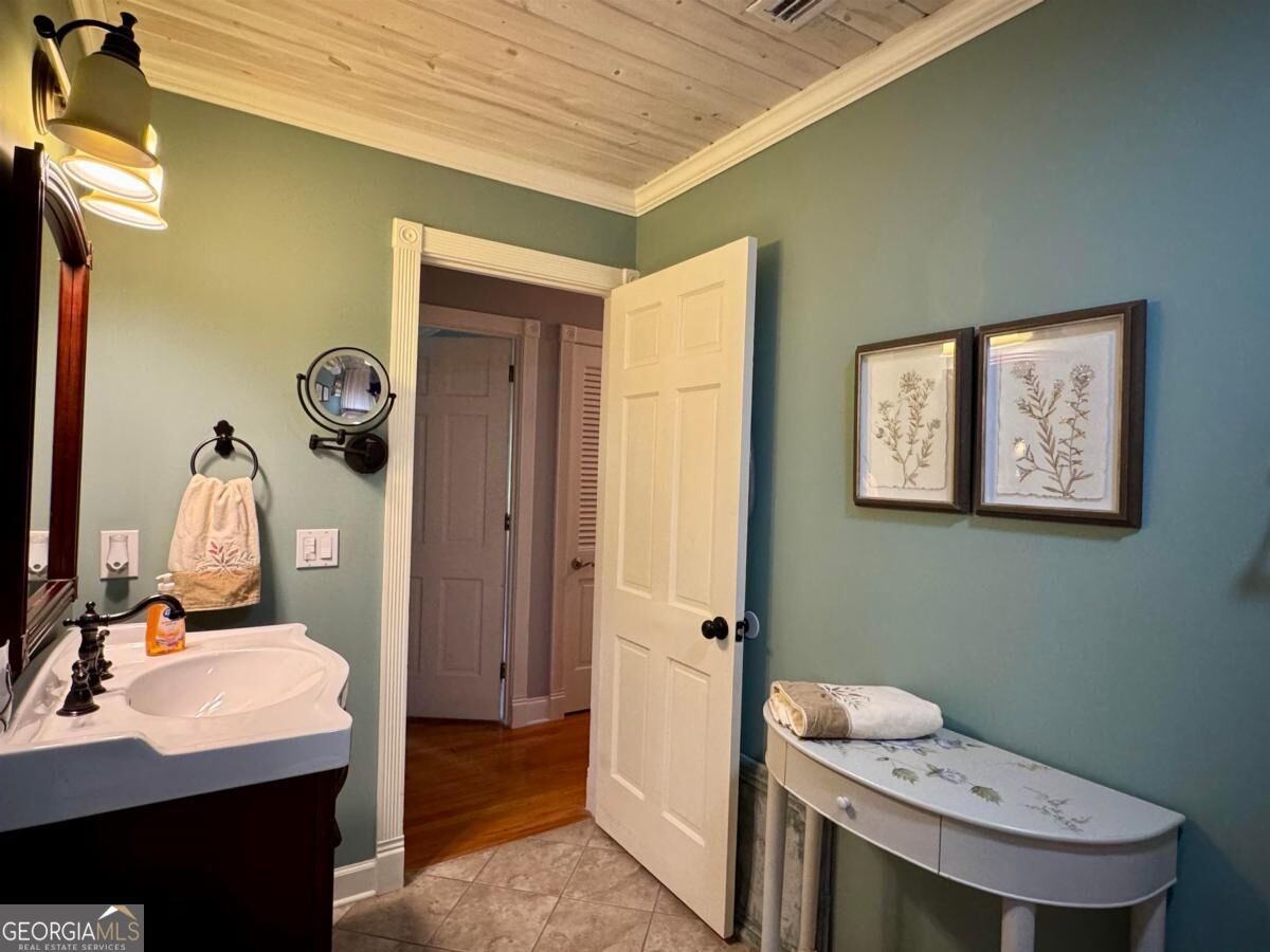 1100 Phelps Road Property Photo 44