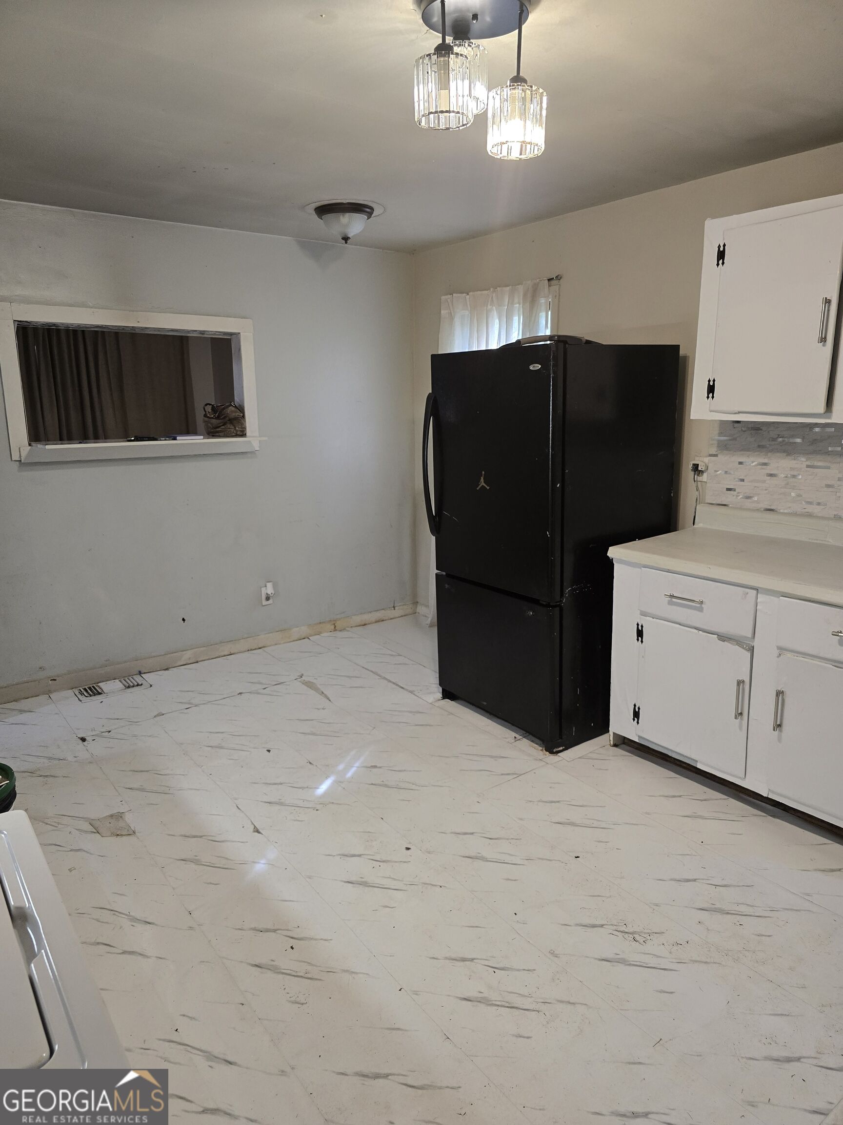 838 Woods Drive Nw Property Photo 3