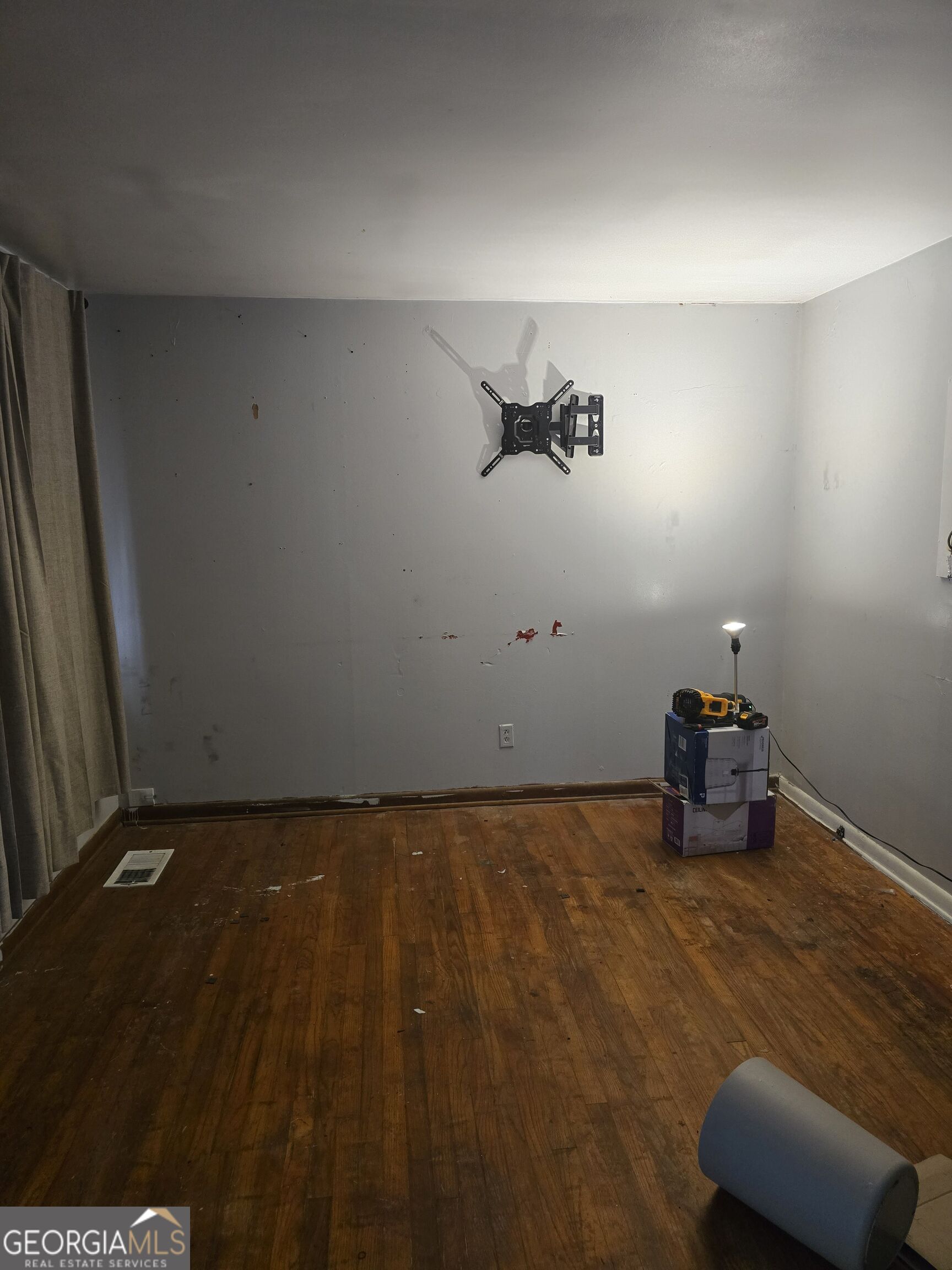 838 Woods Drive Nw Property Photo 5
