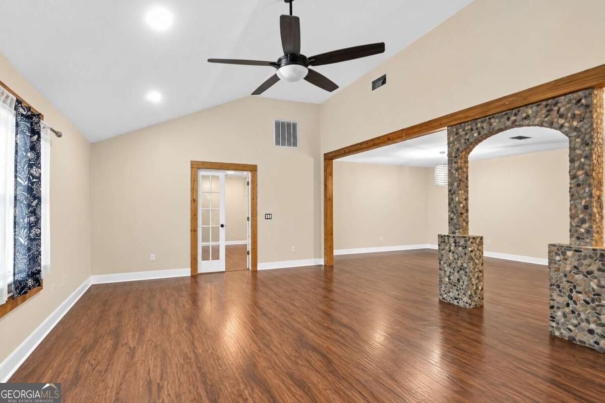 473 Th Tippett Road Property Photo 2