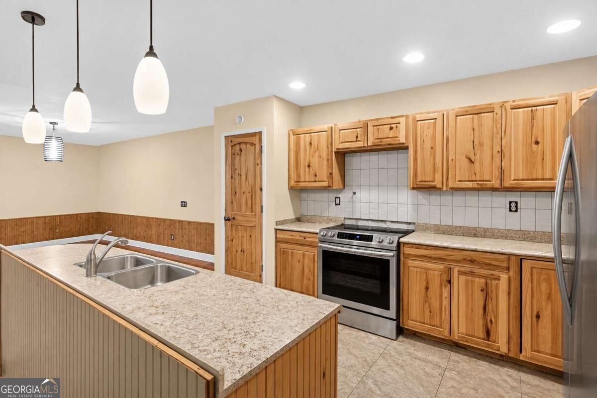 473 Th Tippett Road Property Photo 4