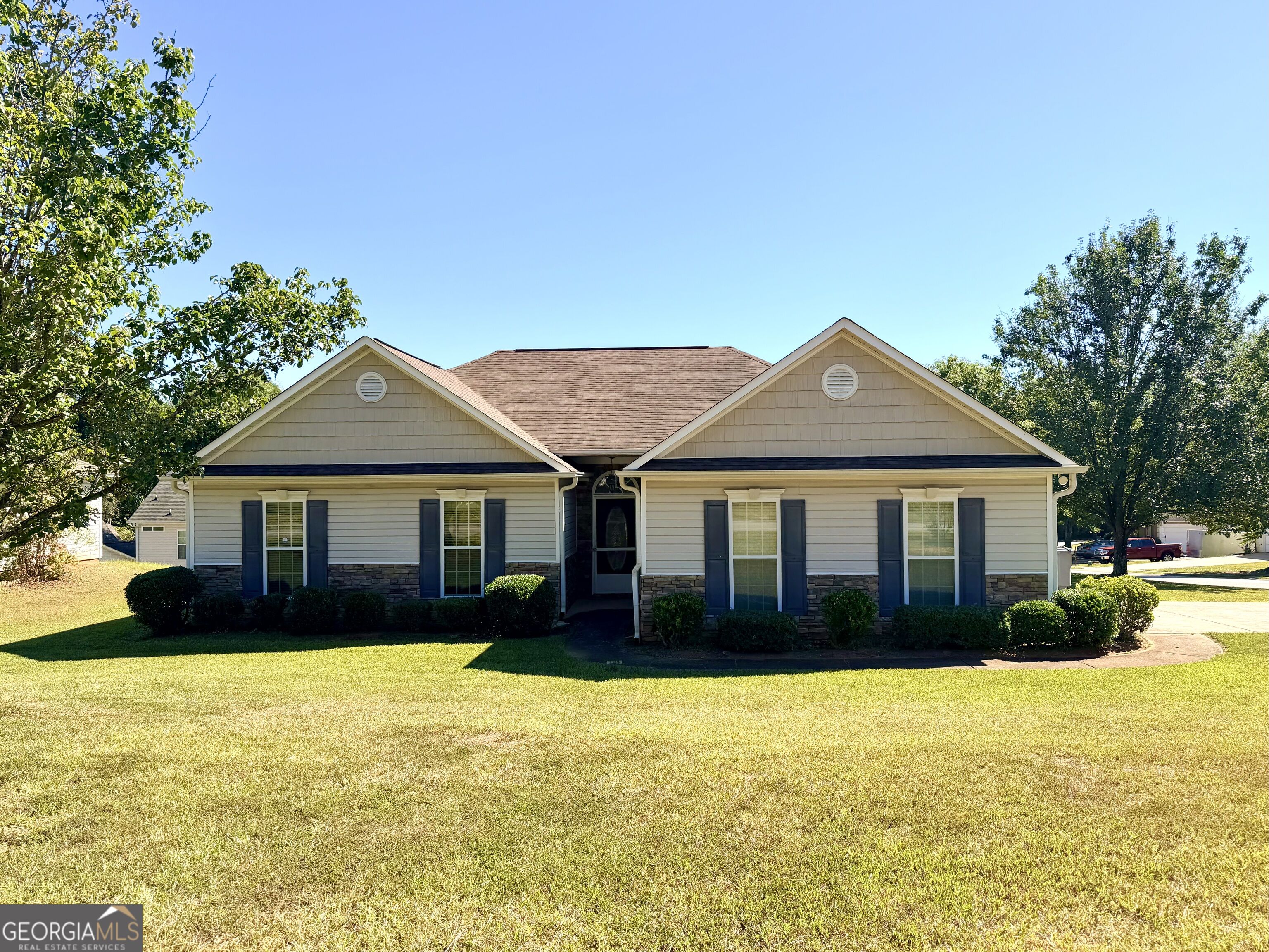 100 Deer Creek Drive Property Photo 2