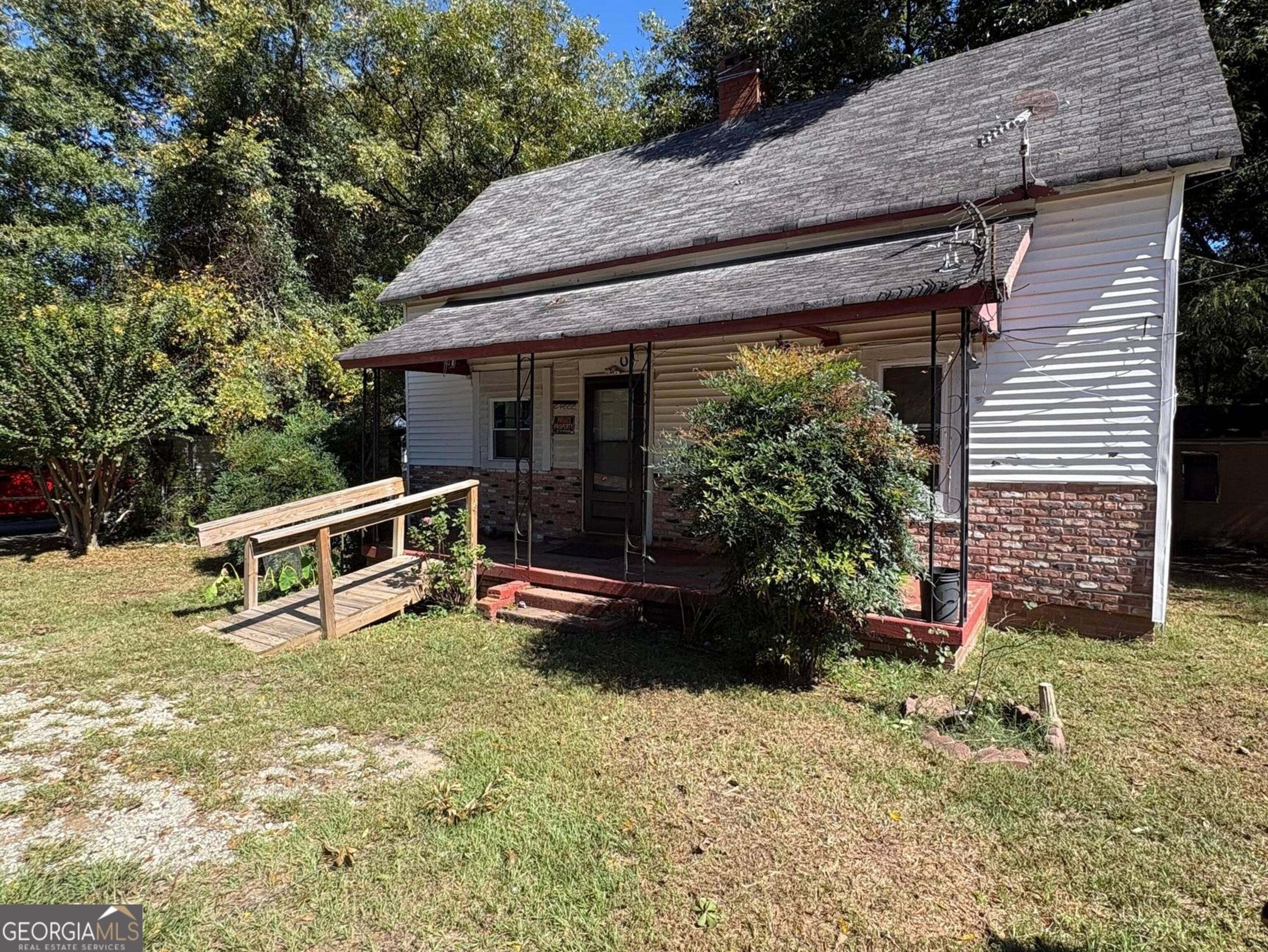 533 Lawrence Street Property Photo 2