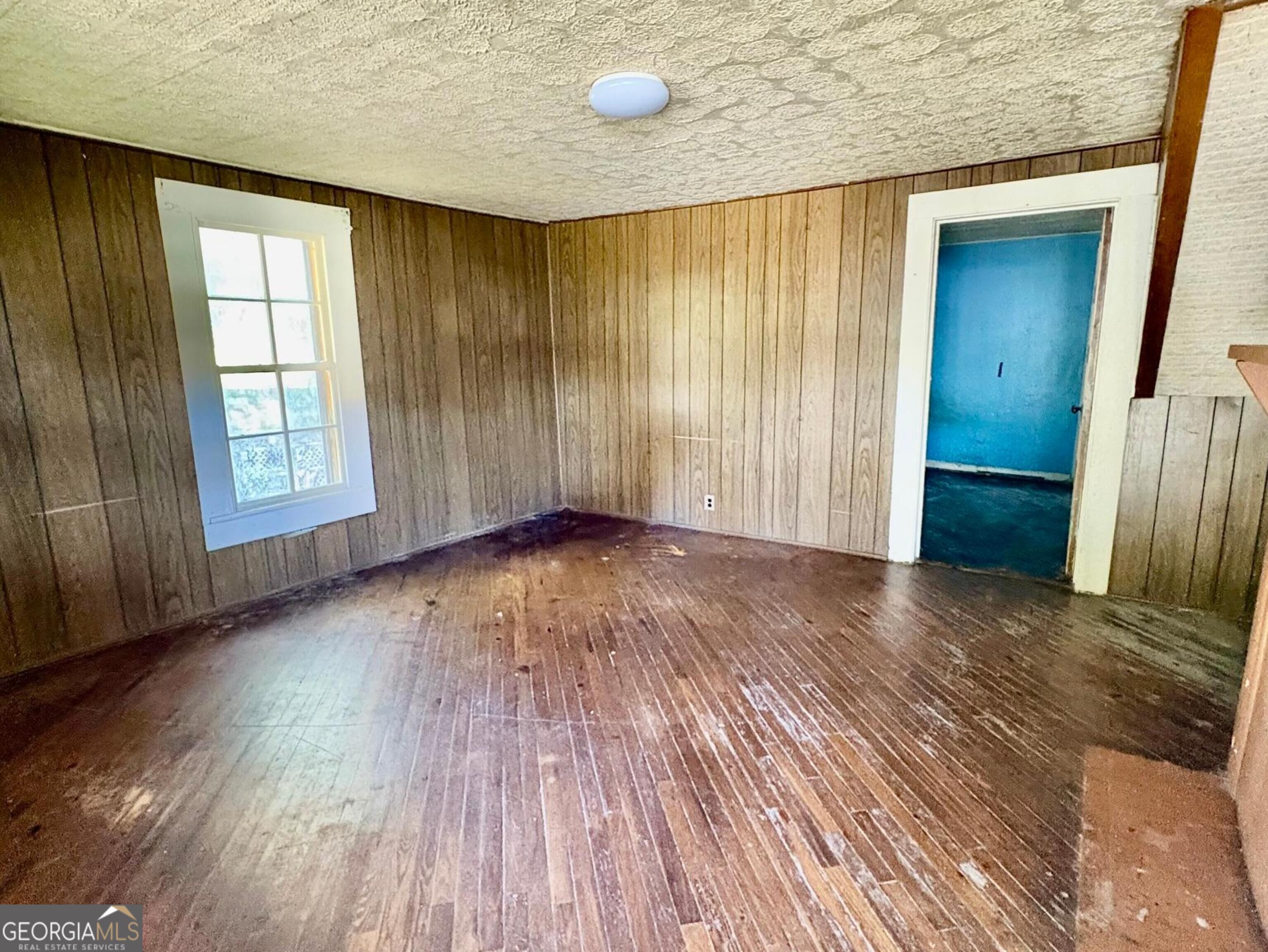 533 Lawrence Street Property Photo 4