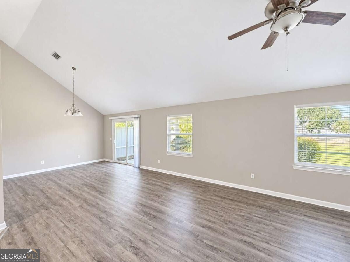 313 Gary Circle Property Photo 10