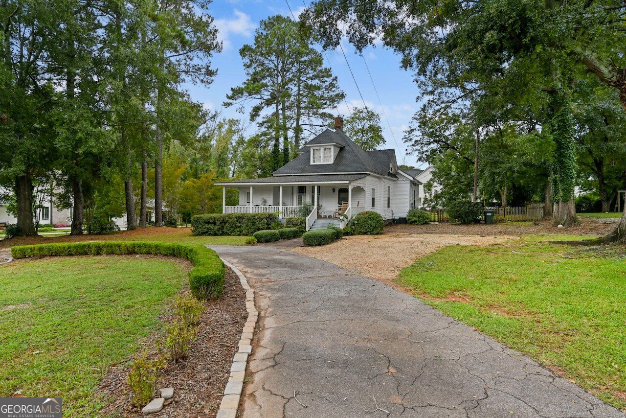 600 Foster Street Property Photo 1