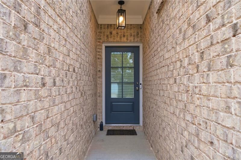 5124 Hillington Way Property Photo 4