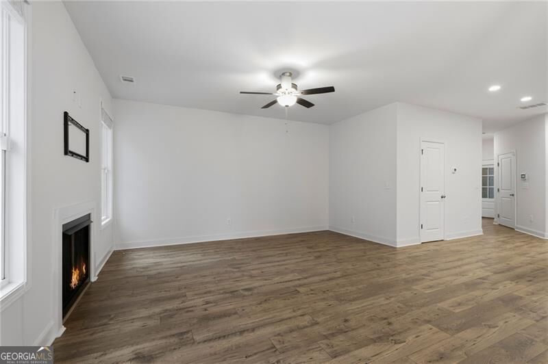 5124 Hillington Way Property Photo 12