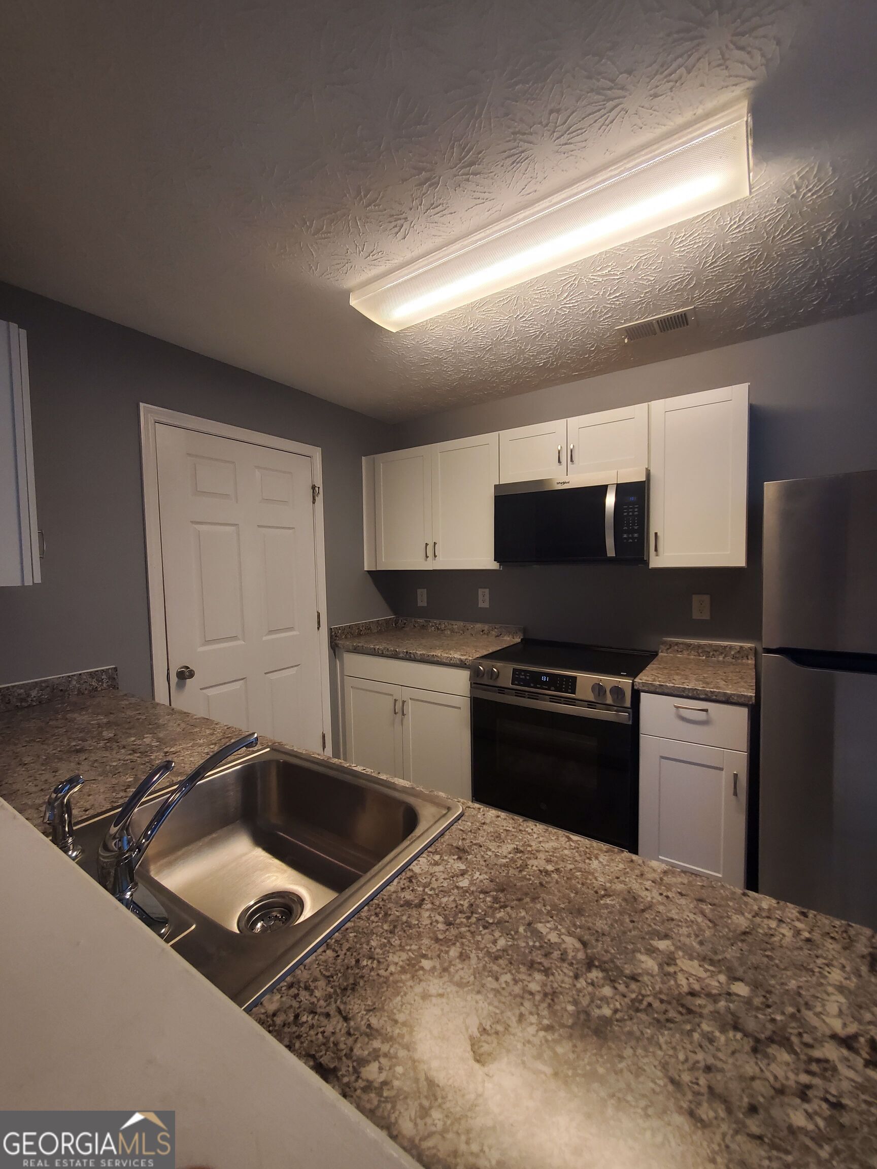 17301 Waldrop Cove Property Photo 2