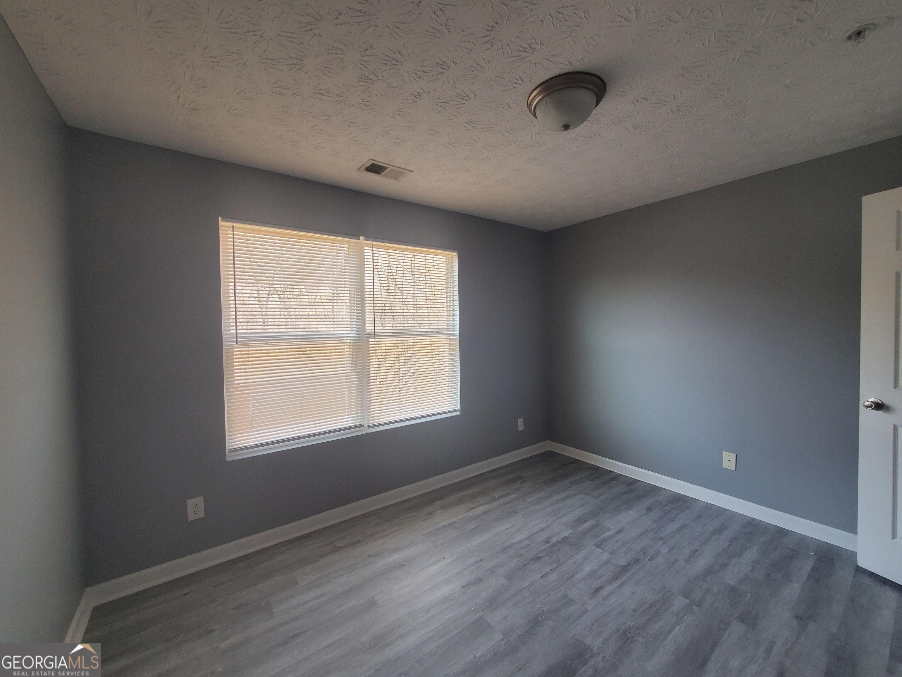 17301 Waldrop Cove Property Photo 6