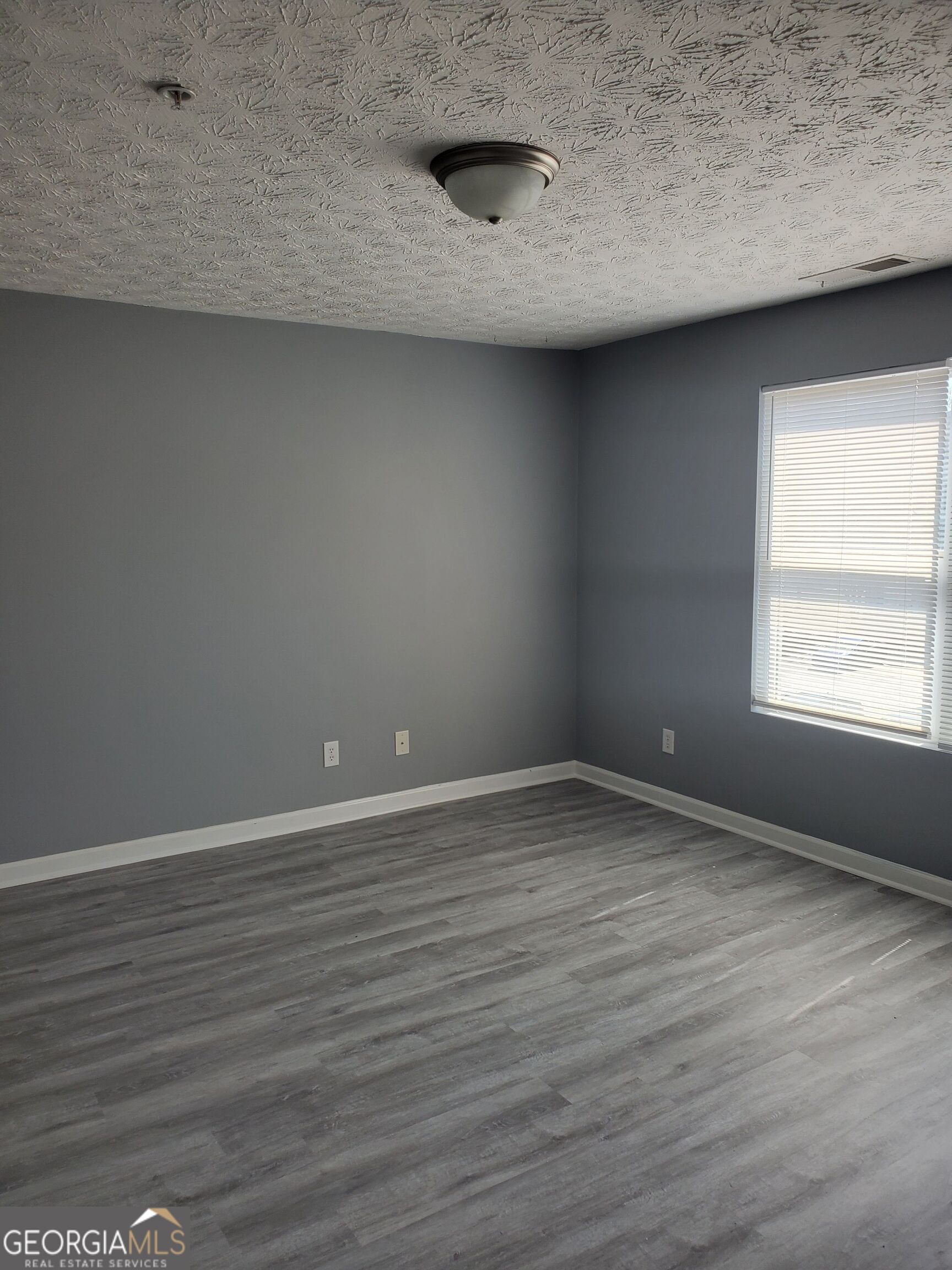 17301 Waldrop Cove Property Photo 11