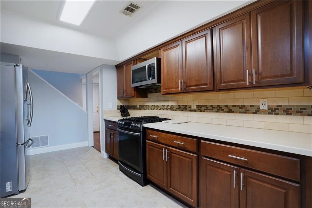 2890 Woodruff Drive Se Property Photo 8
