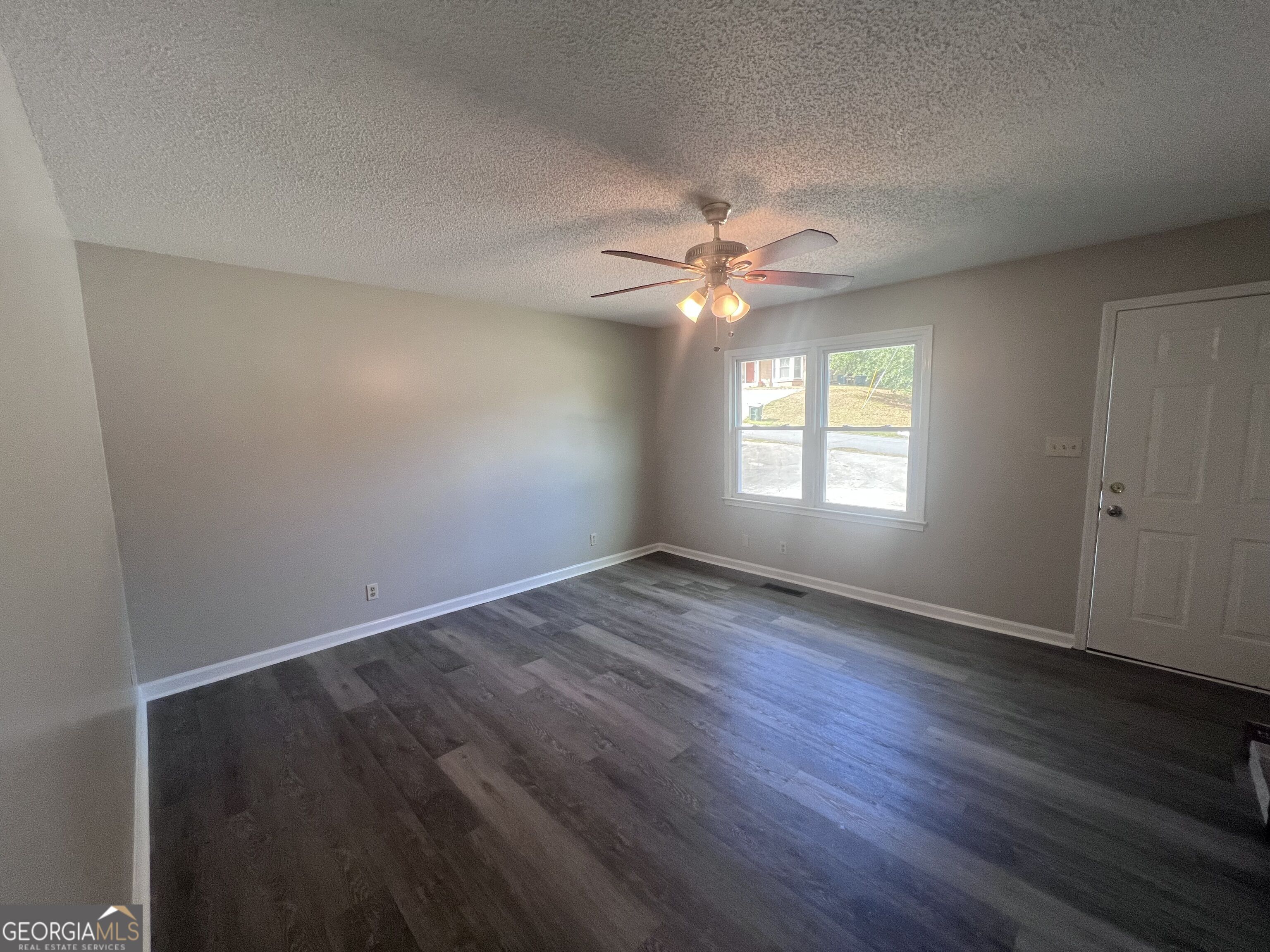 144 Colonial Drive Property Photo 3