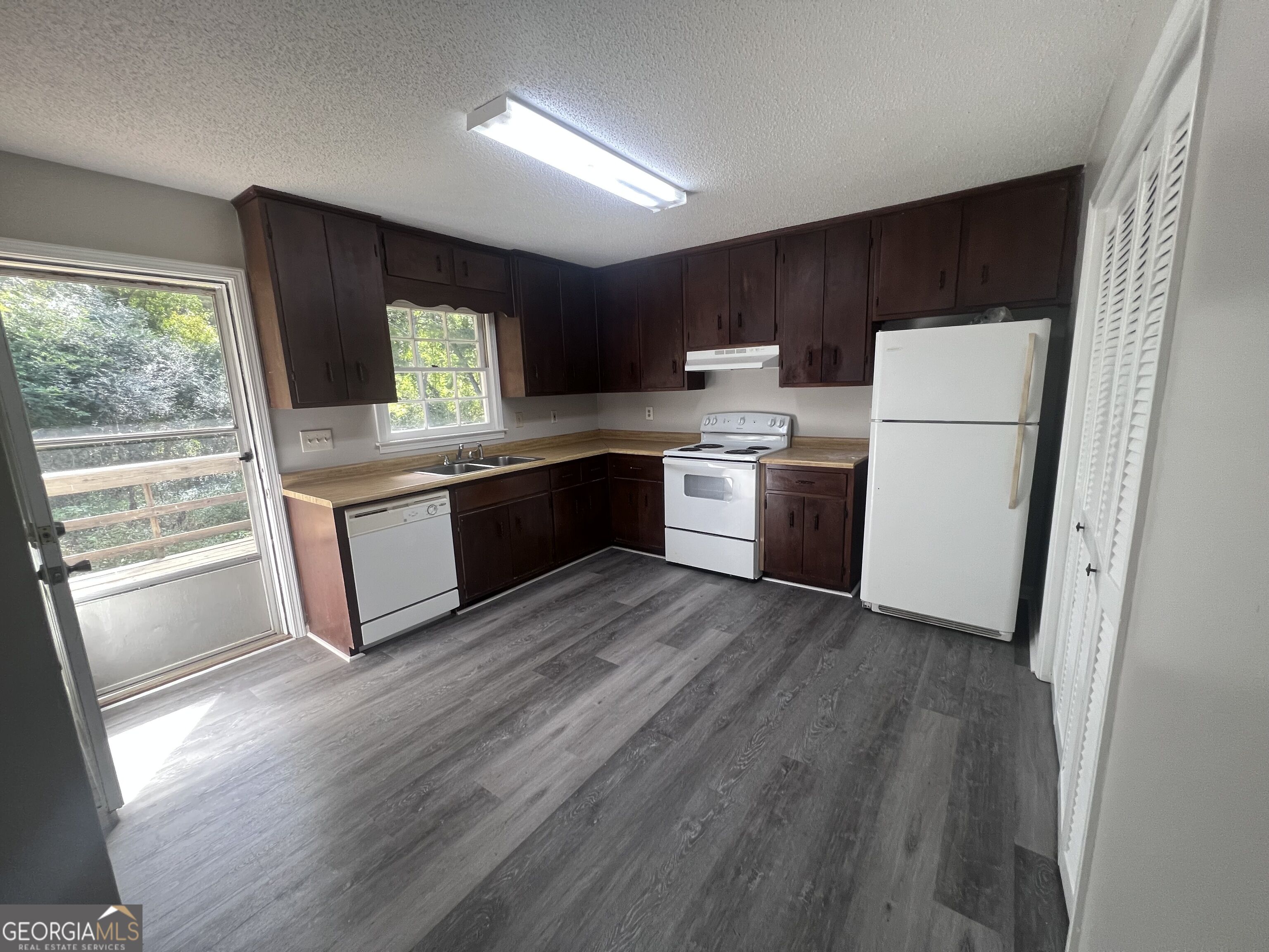 144 Colonial Drive Property Photo 8