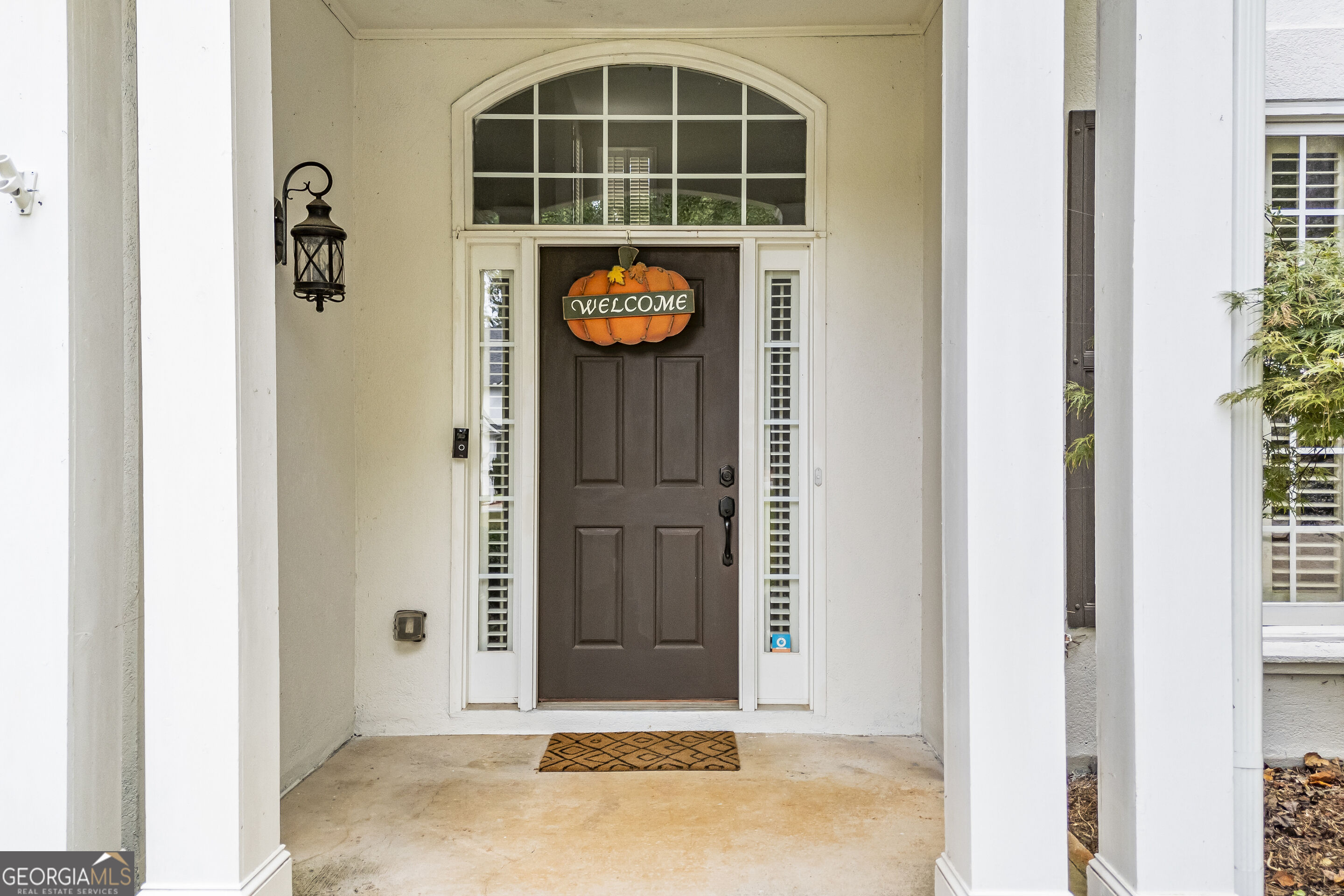 6855 Fox Creek Drive Property Photo 4