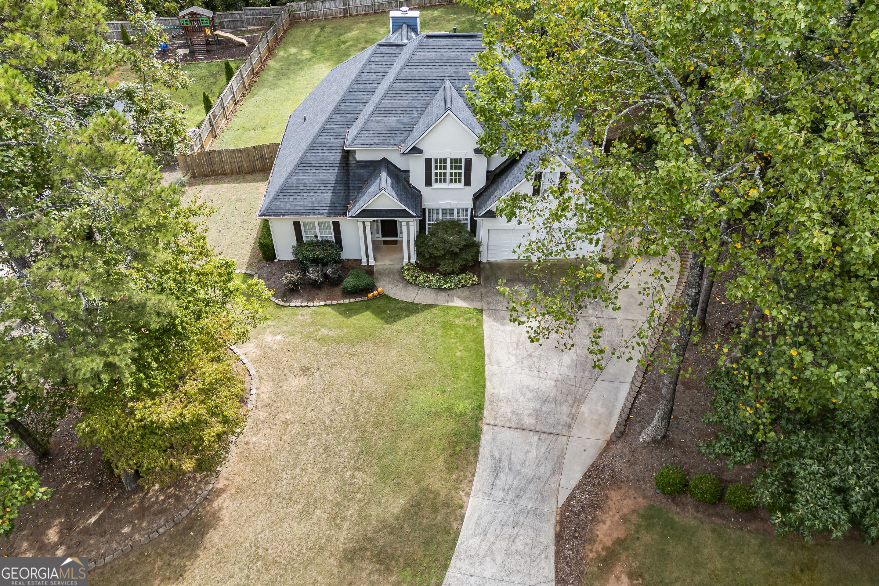 6855 Fox Creek Drive Property Photo 5