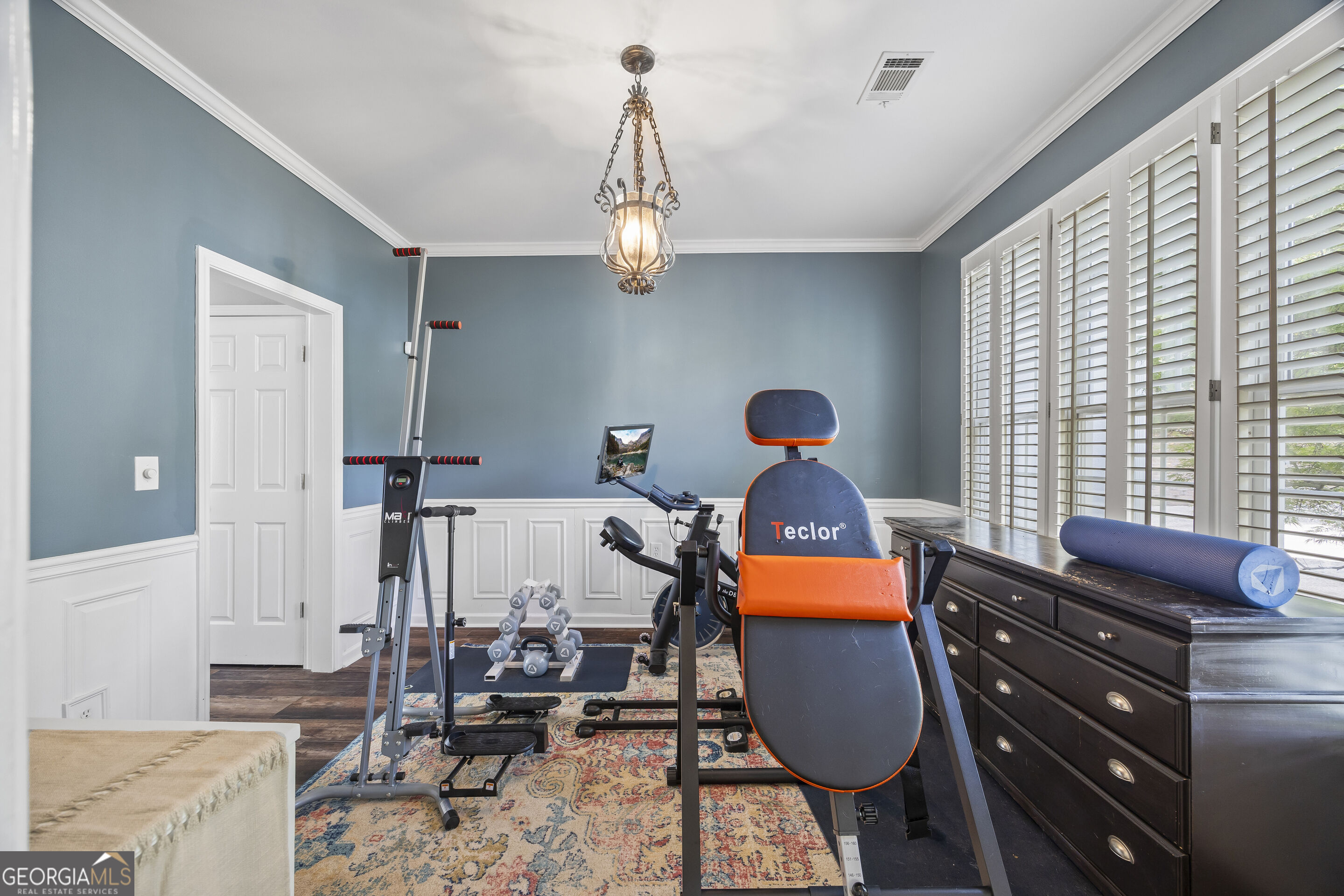 6855 Fox Creek Drive Property Photo 12