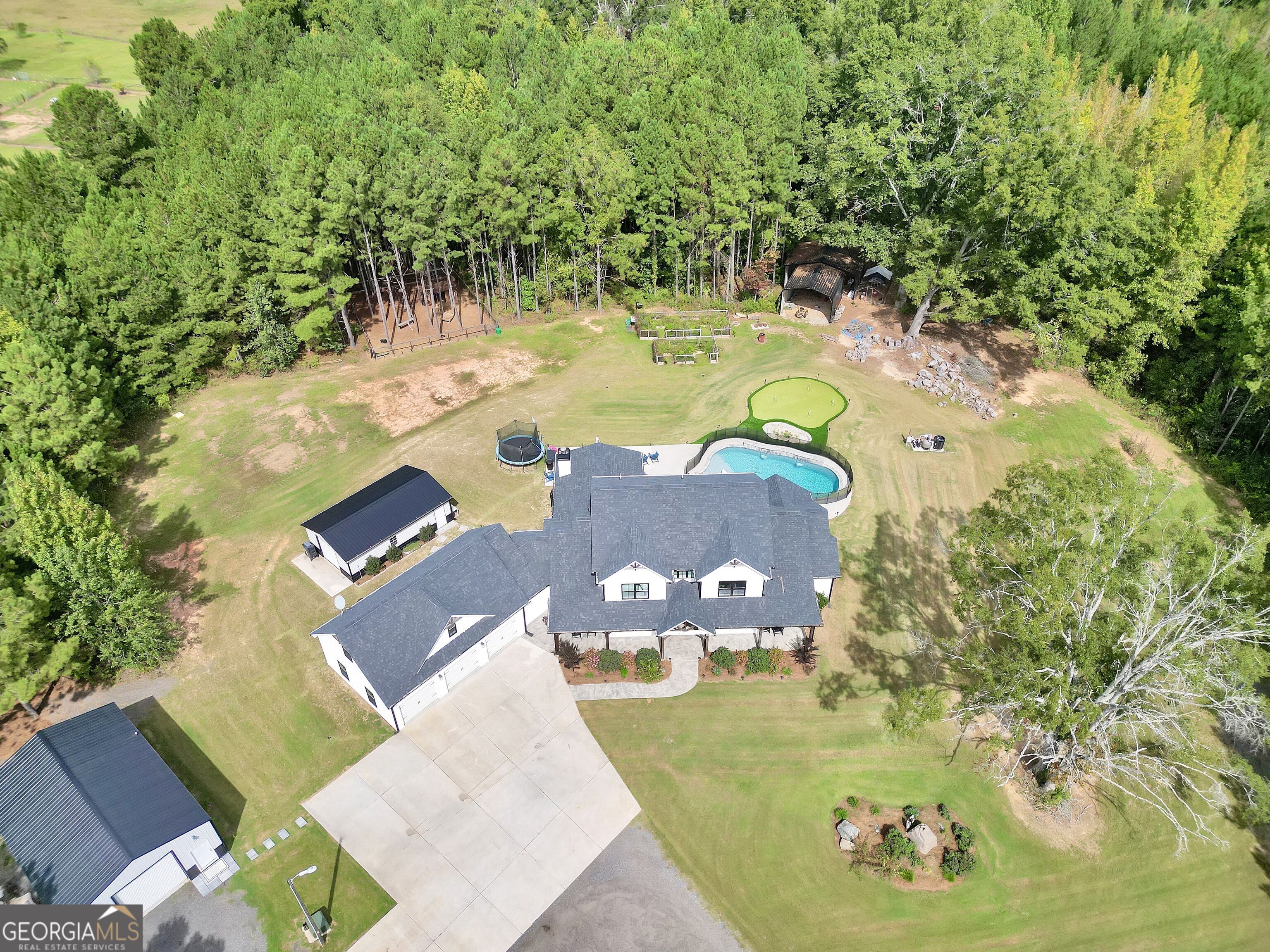 2901 Teamon Road Property Photo 7