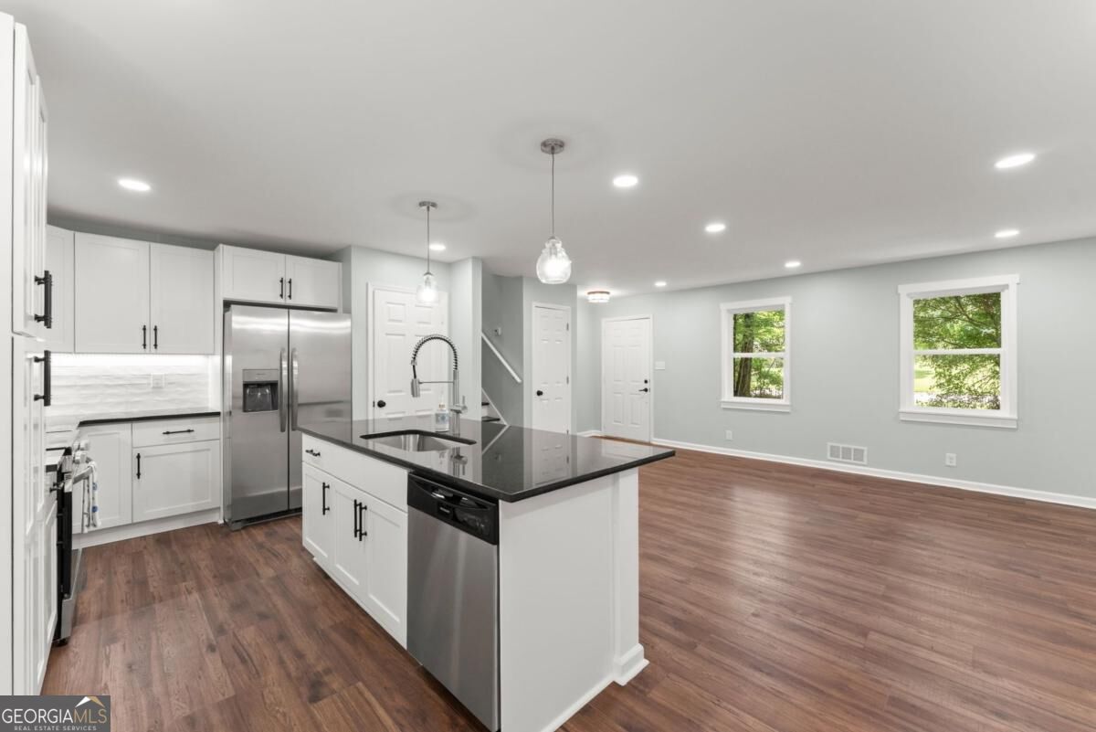 381 Plantation Boulevard Property Photo 12