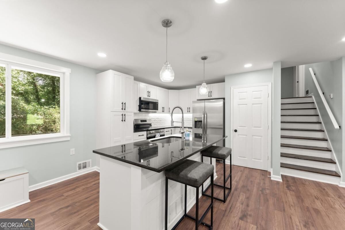 381 Plantation Boulevard Property Photo 13