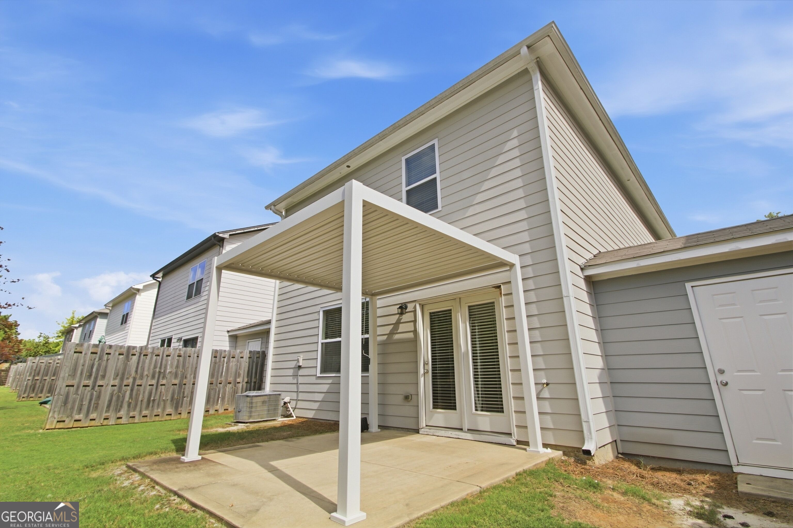 208 Bluffton Court Property Photo 5