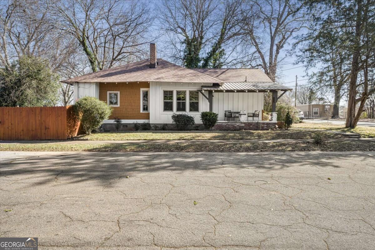 1447 Bryan Avenue Property Photo 3