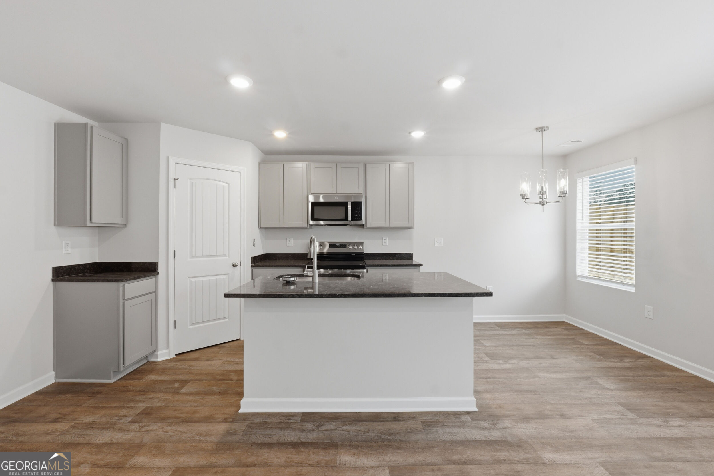 230 Norchester Avenue Property Photo 8