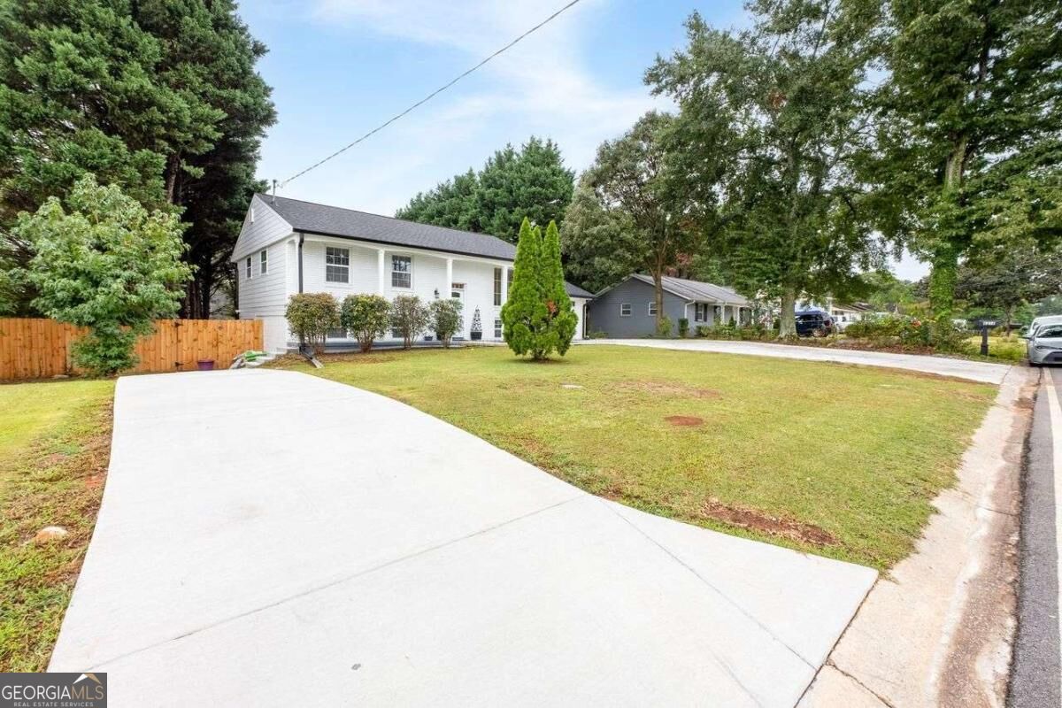 6216 Hayes Drive Property Photo 4