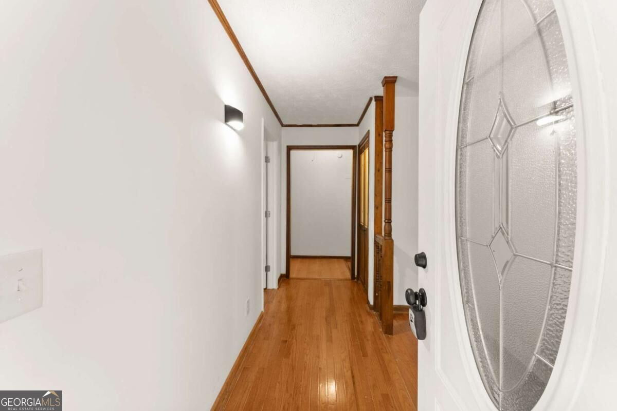 195 Golden Avenue Property Photo 4