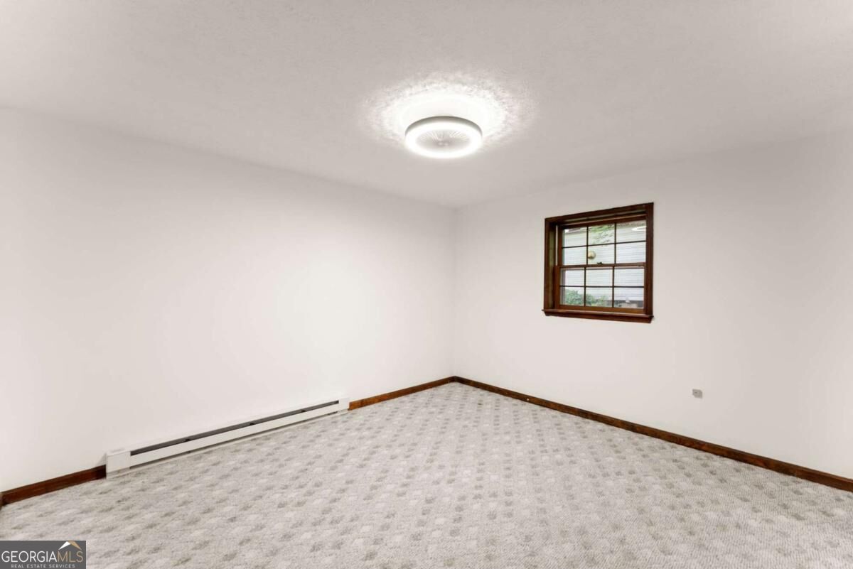 195 Golden Avenue Property Photo 21