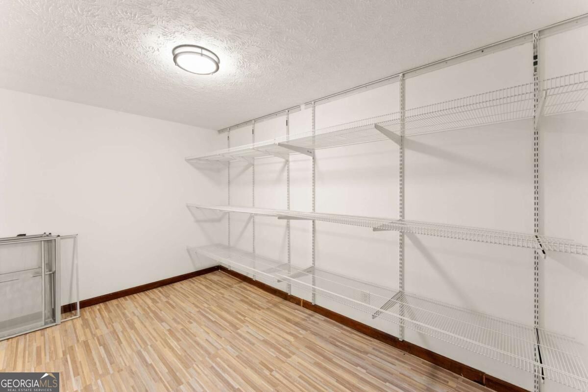 195 Golden Avenue Property Photo 23