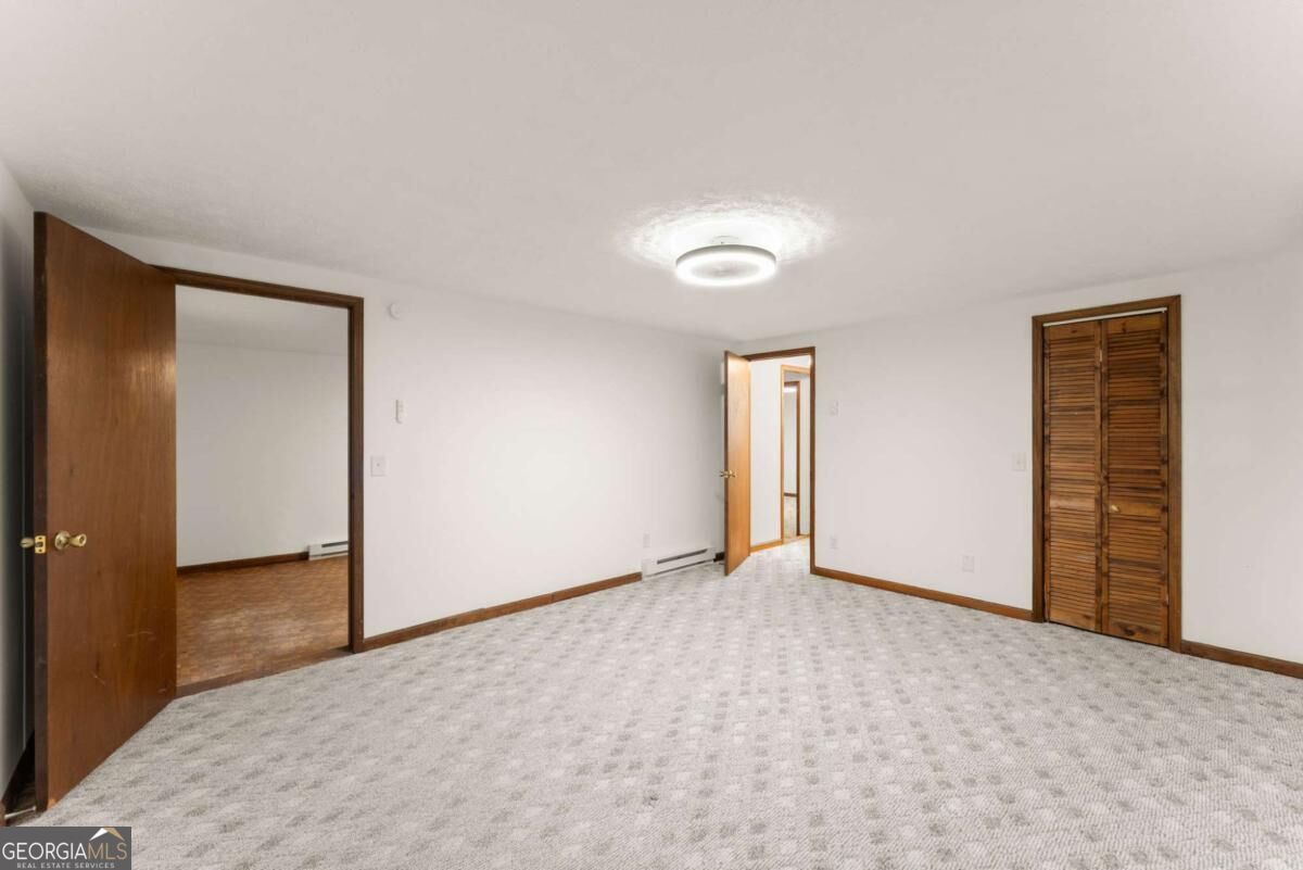 195 Golden Avenue Property Photo 29