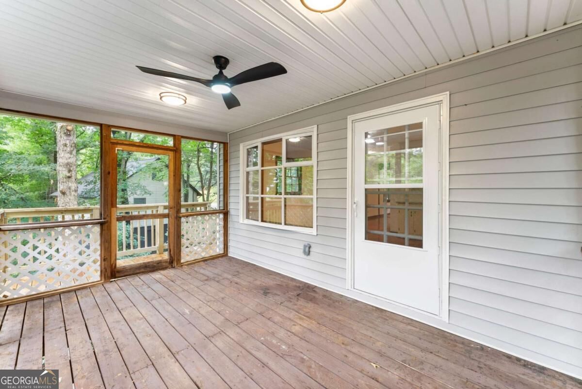 195 Golden Avenue Property Photo 32