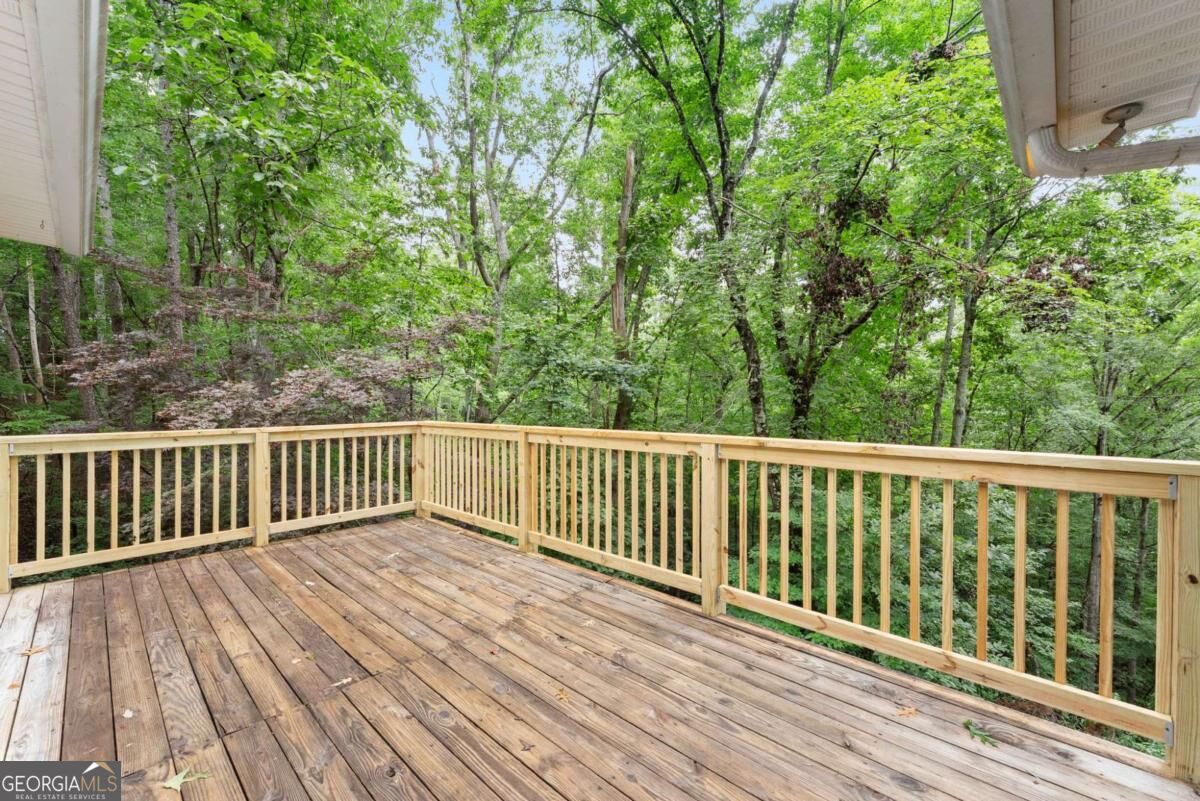 195 Golden Avenue Property Photo 33