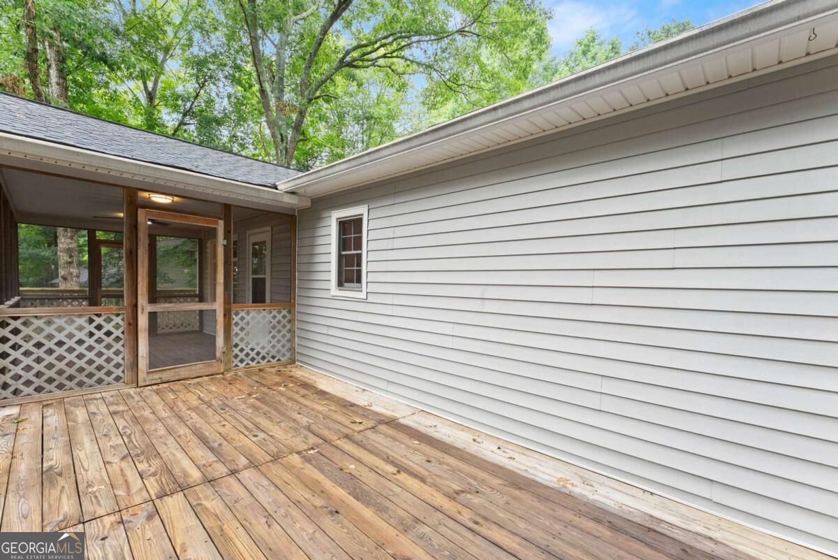 195 Golden Avenue Property Photo 34
